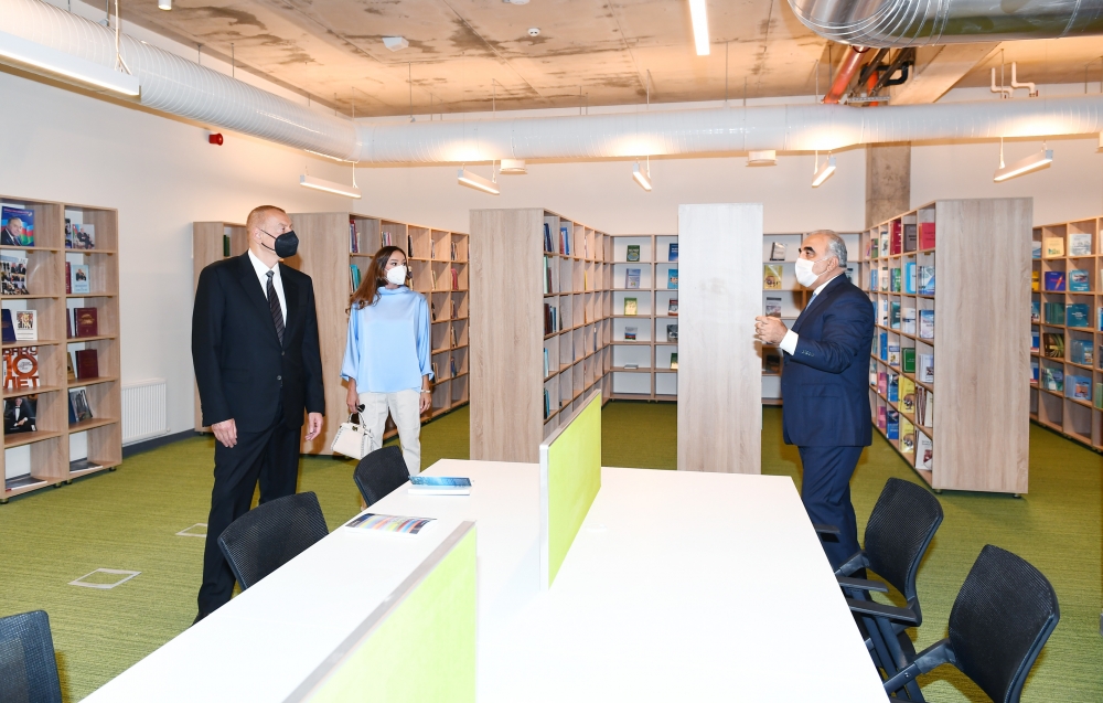 Prezident İlham Əliyev UNEC-in yenidən inşa olunan 3 saylı tədris korpusunun açılışında iştirak edib