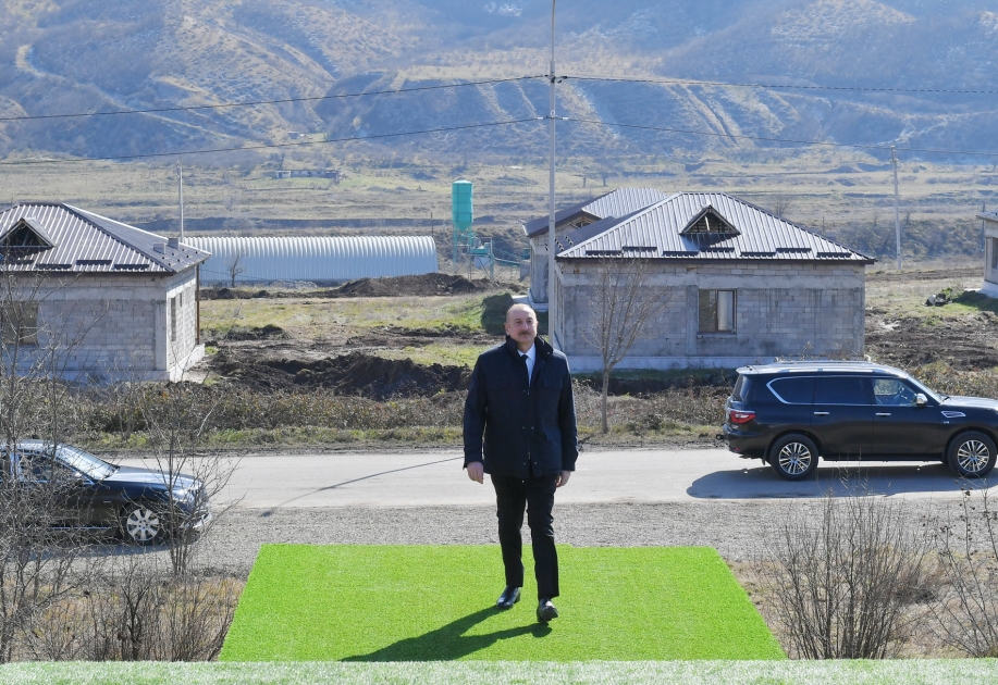 Prezident İlham Əliyev Xocalıda soyqırımı memorialının təməlini qoyub və rayon ictimaiyyətinin nümayəndələri ilə görüşüb