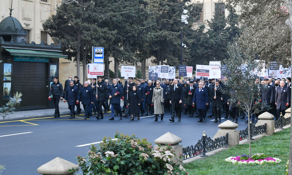 Xocalı soyqırımının 30-cu ildönümü ilə əlaqədar Bakıda ümumxalq yürüşü keçirilib